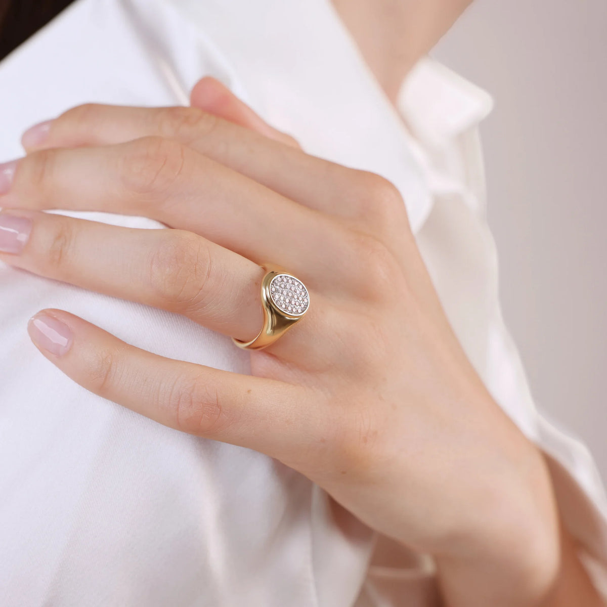 Anello Chevalier in Argento 925 placcato Oro Giallo 18Kt con Pavé di Cubic Zirconia