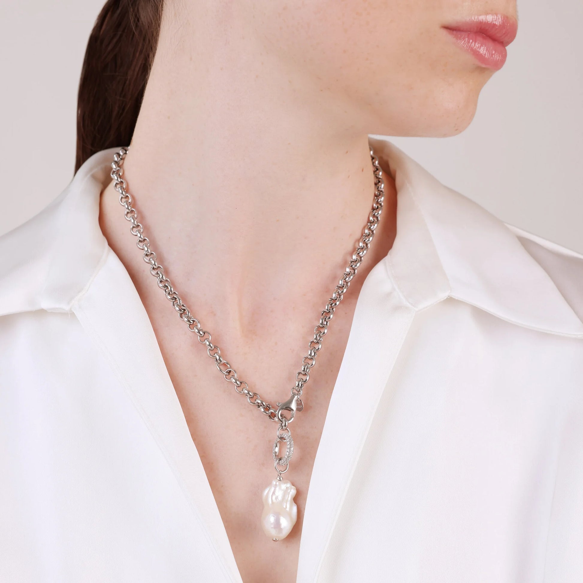 Collana a Cravatta in Argento 925 placcato Oro Bianco 18Kt con Cubic Zirconia e Perla Scaramazza Bianca