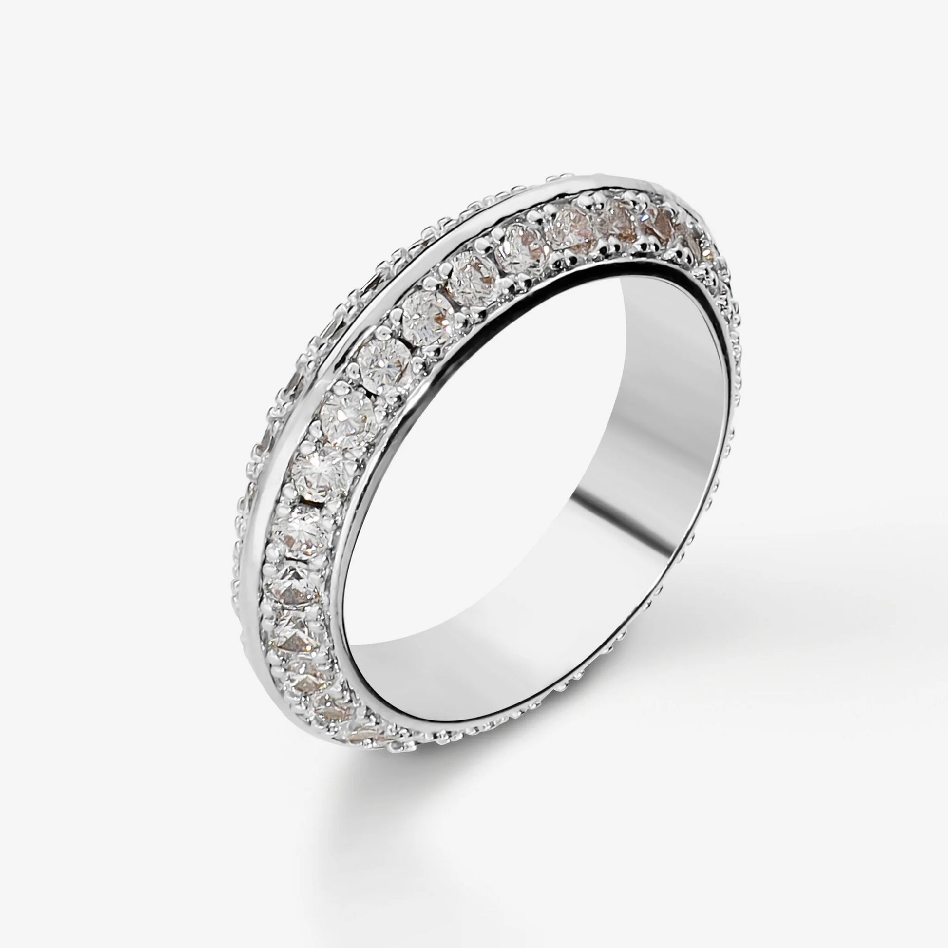 Anello Veretta con Pavè di Cubic Zirconia
