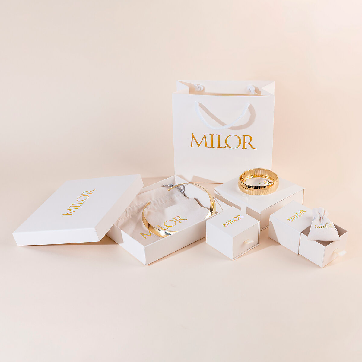 375 Gold Light Point Earrings with 0.1ct Lab Grown Diamonds