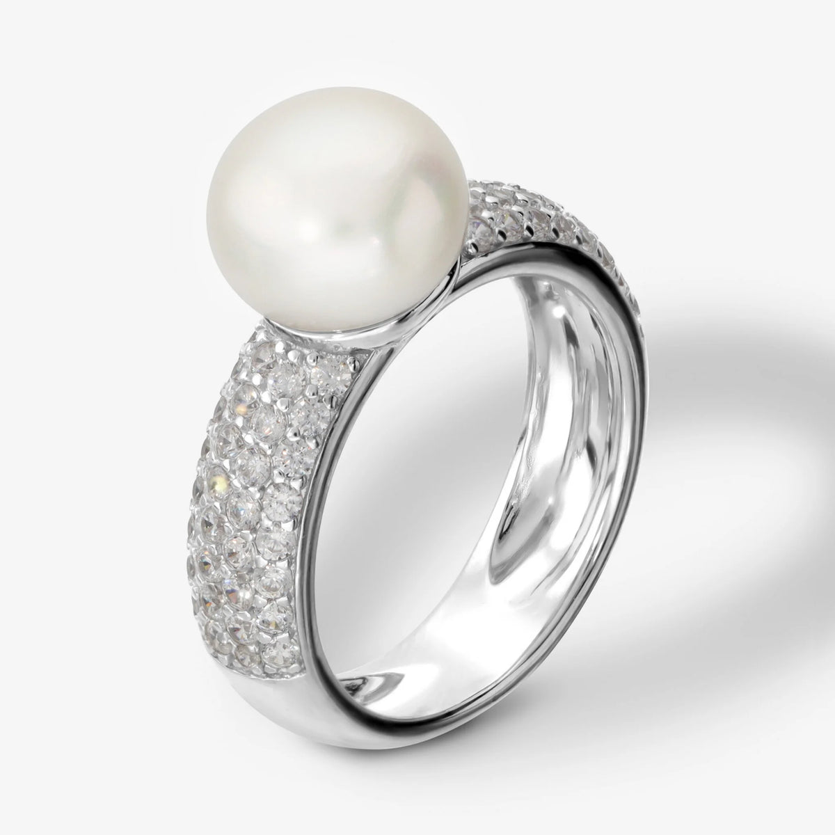 Anello in Argento 925 placcato Oro Bianco 18Kt con Cubic Zirconia e Perla Bianca d'Acqua Dolce Ø 10 mm