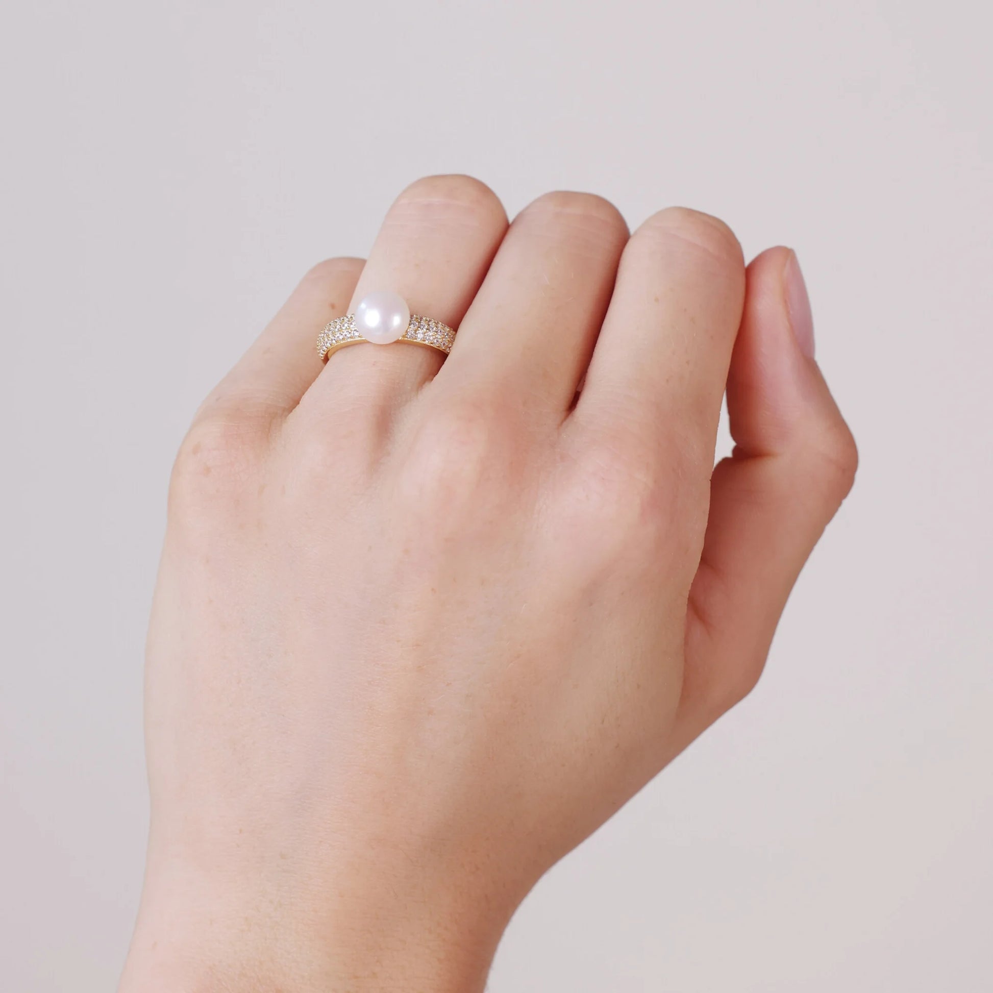 Anello in Argento 925 placcato Oro Giallo 18Kt con Cubic Zirconia e Perla Bianca d'Acqua Dolce Ø 7/8 mm