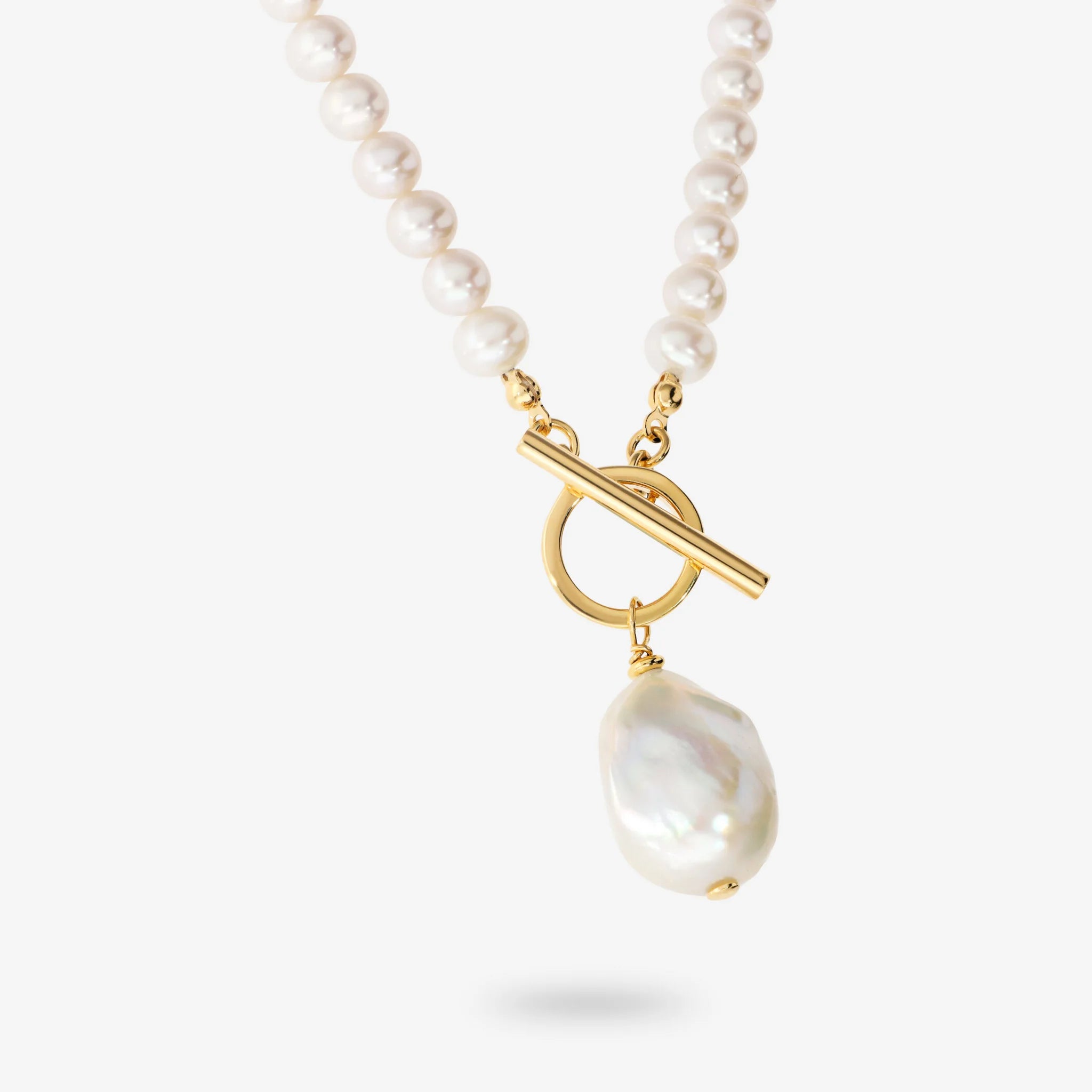 Collana Girocollo di Perle in Argento 925 placcato Oro Giallo 18Kt con Pendente in Perla Scaramazza Bianca d'Acqua Dolce