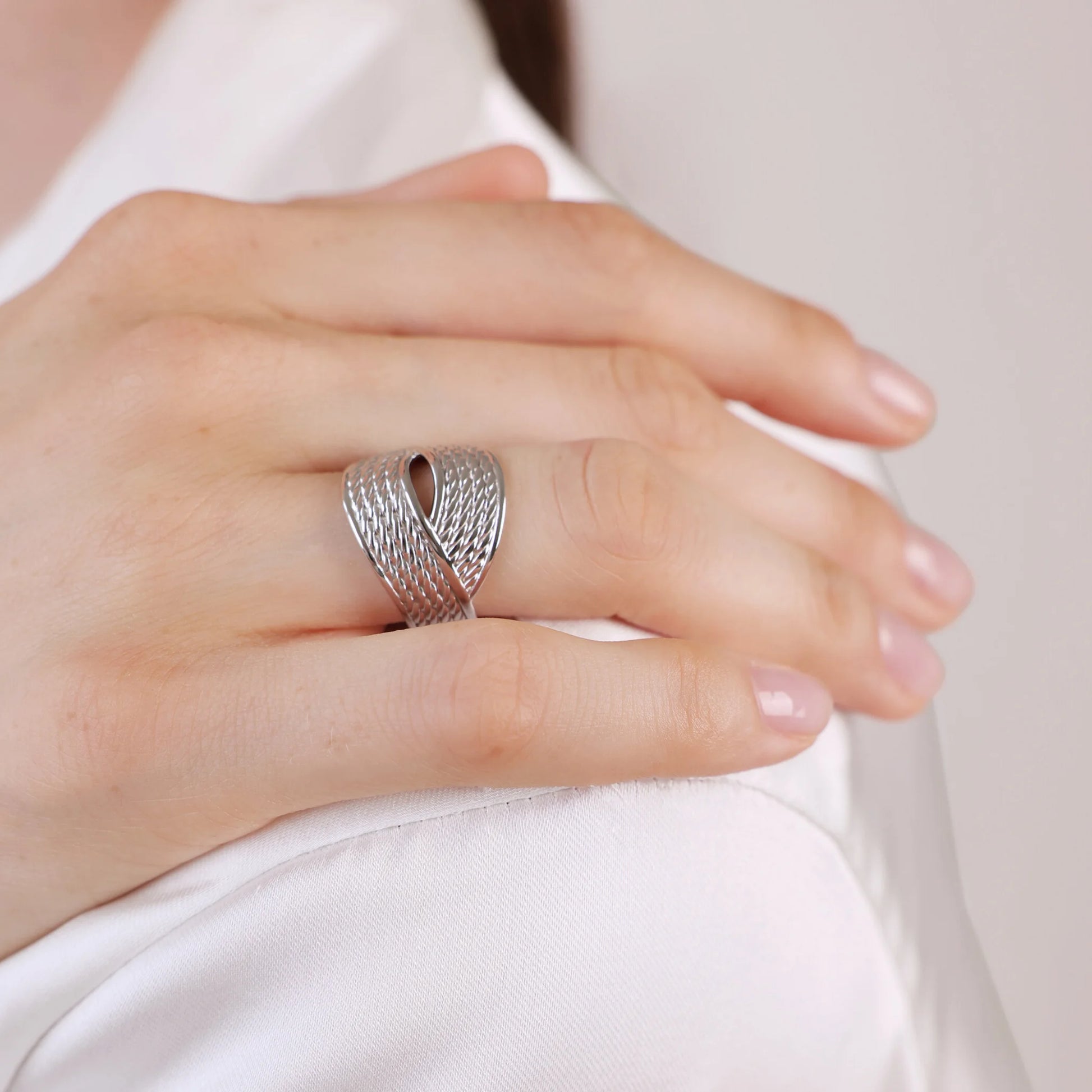 Anello Incrocio Design a Corda in Argento 925 placcato Platino