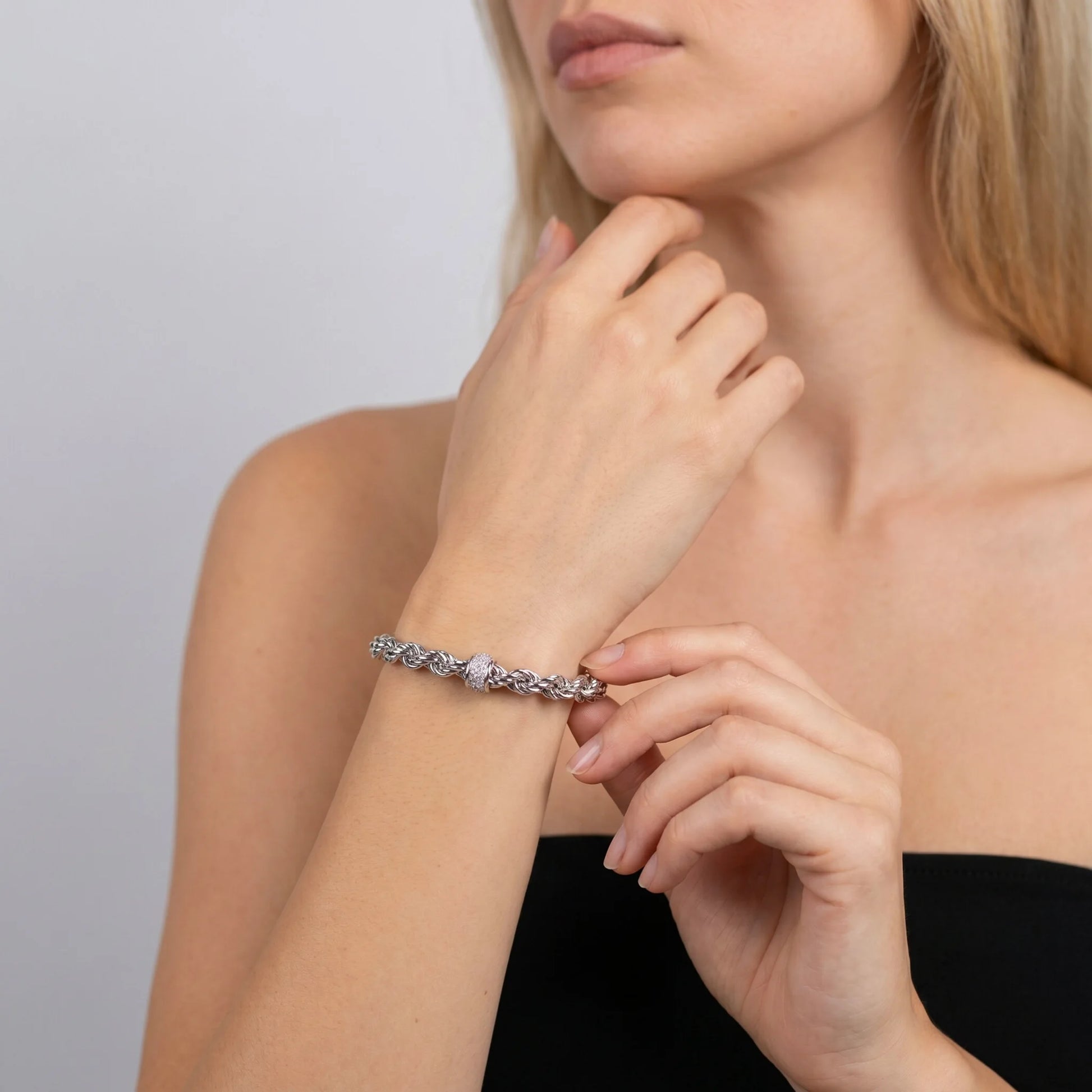 Bracciale in Argento 925 con Maglia a Corda Intrecciata e Pavé di Cubic Zirconia