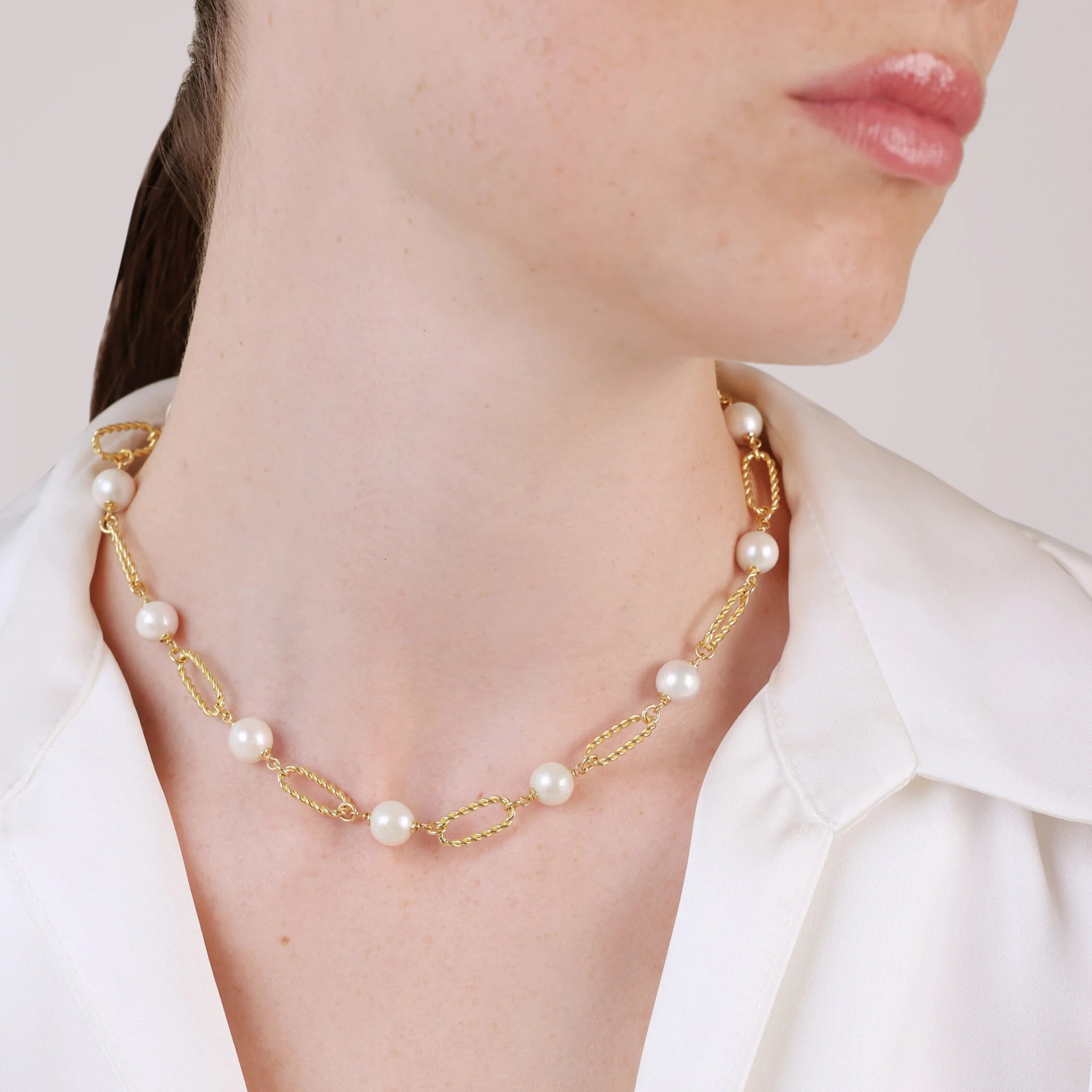Collana in Argento 925 placcato Oro Giallo 18Kt con Maglie Ritorte e Perle Ming Bianche d'Acqua Dolce Ø 8/9 mm