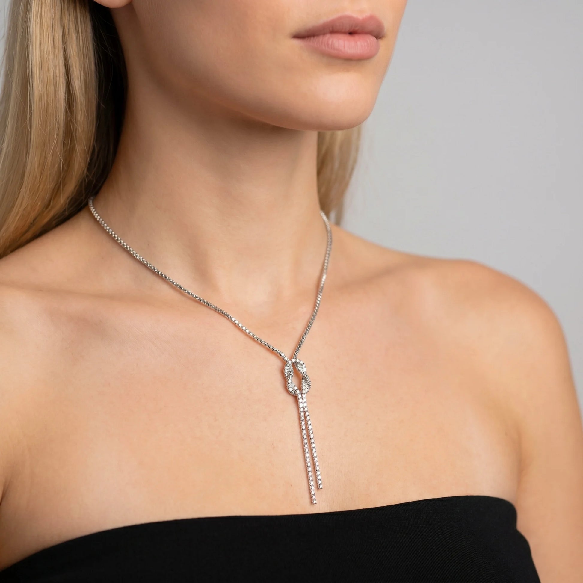 Collana a Cravatta Nodo in Argento 925 placcato Platino con Cubic Zirconia