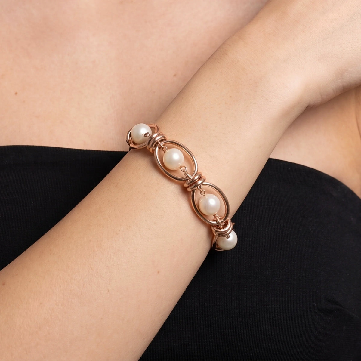 Bracciale Bold placcato Oro 18Kt con Perle Cerchiate Bianche d'Acqua Dolce Ø 10/11 mm