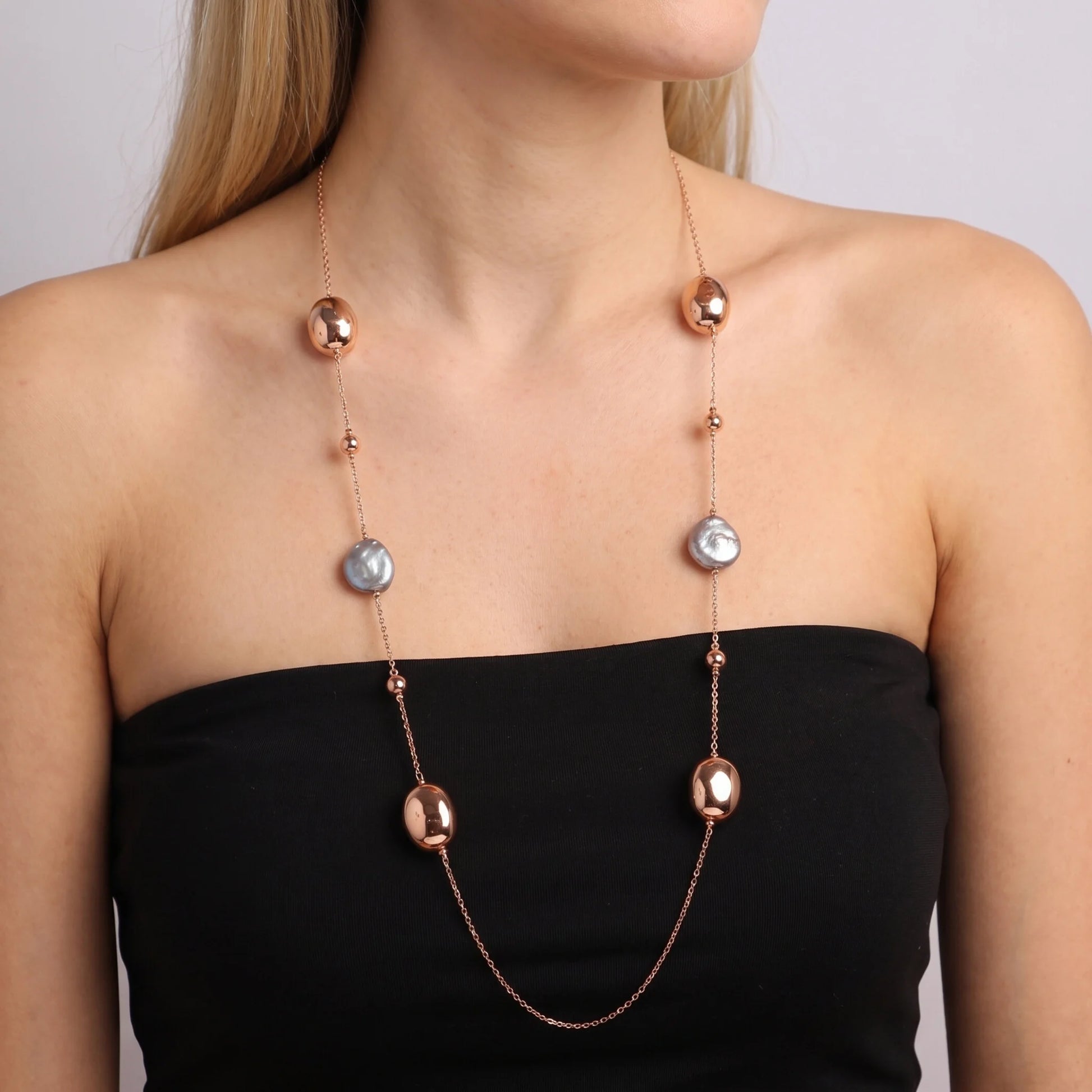 Collana Lunga con Pepite Lucide e Perle d'Acqua Dolce Ø 17 mm