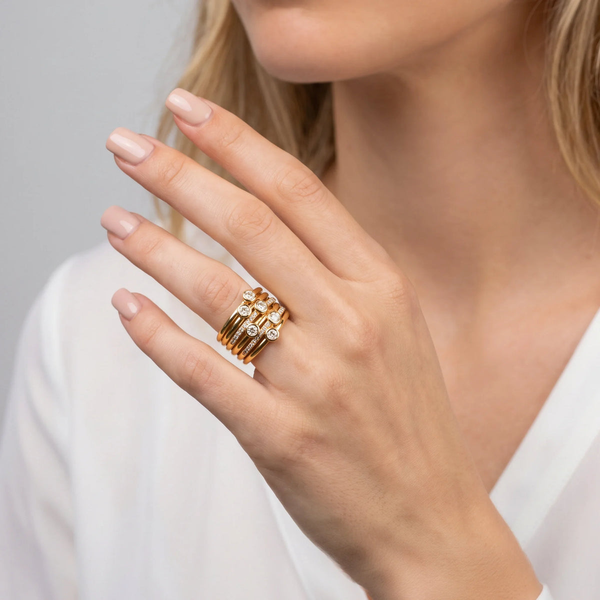 Set di Anelli Solitari placcati Oro Giallo 18Kt con Cubic Zirconia