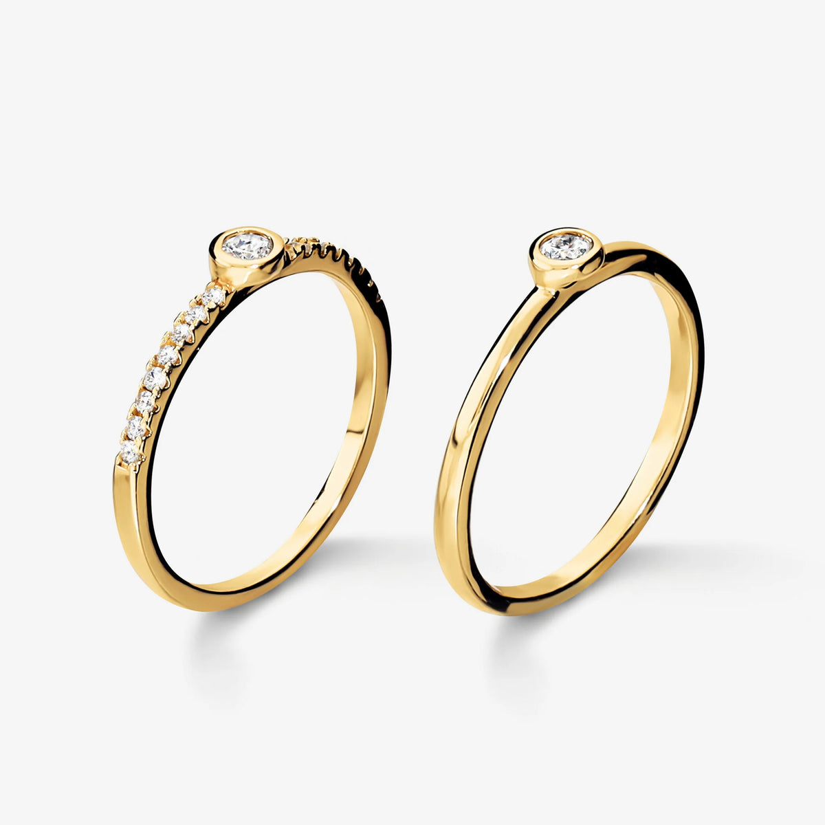 Set di Anelli Solitari placcati Oro Giallo 18Kt con Cubic Zirconia