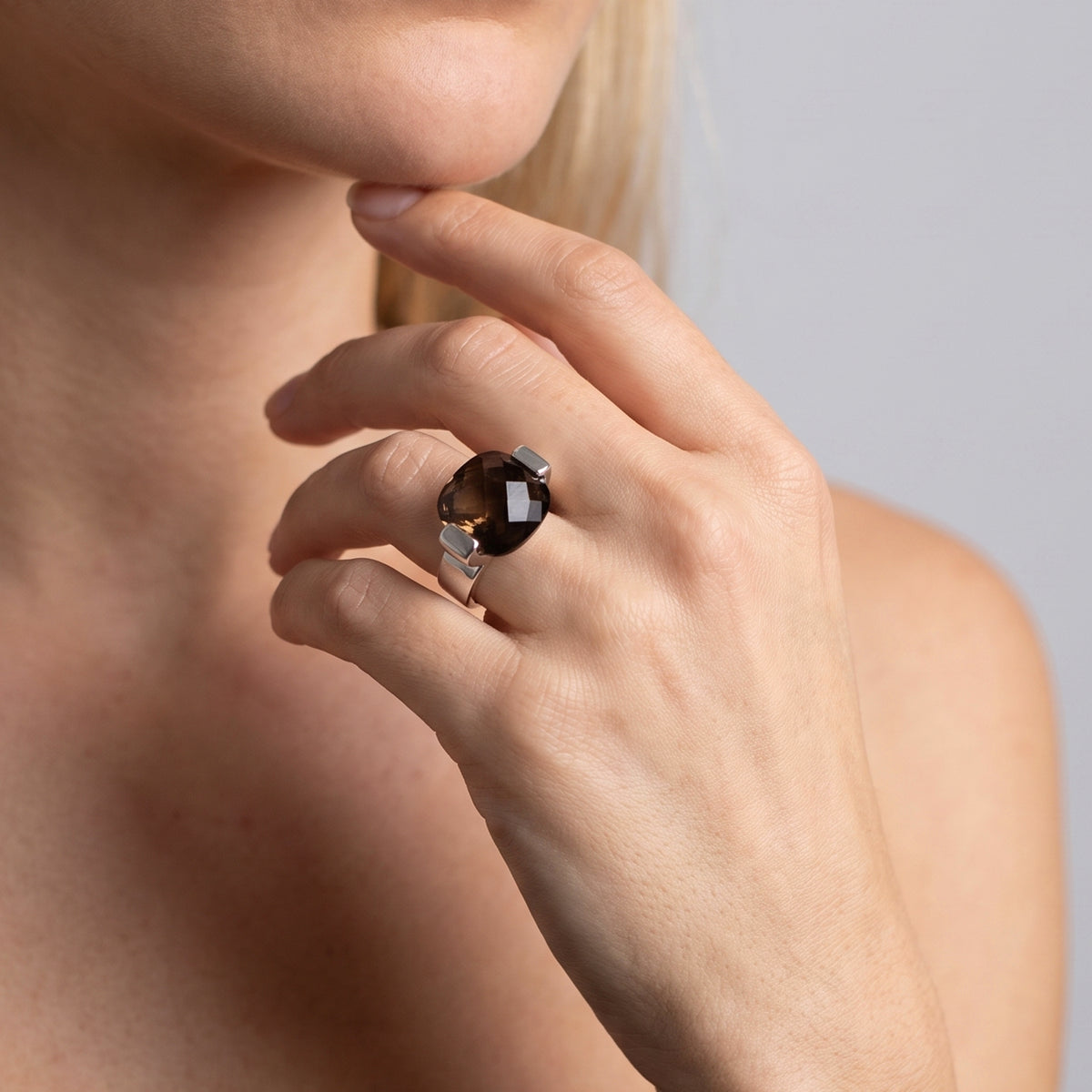 Bague Cocktail en Argent 925 Platiné avec Topaze Bleue Facettée