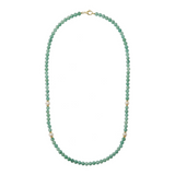 Lange Halskette mit grünem Quarzit und weißen Süßwasserperlen Ø 9/10 mm aus 18 Karat Gelbgold vergoldetem 925er Silber