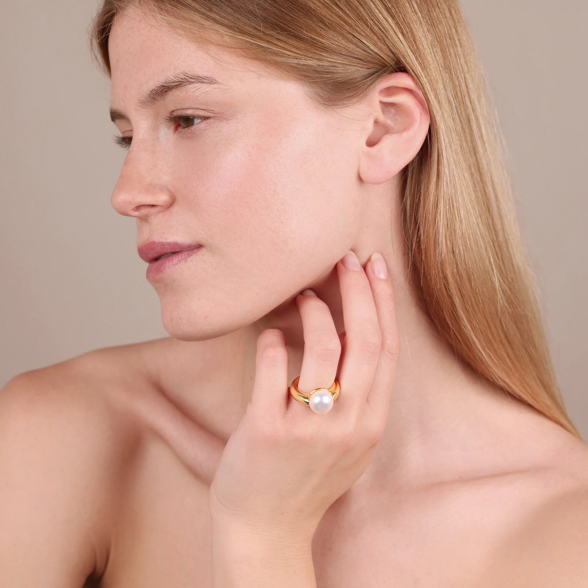 Solitaire Ring with White Freshwater Button Pearl Ø 12 mm in 18Kt Yellow Gold Plated 925 Silver