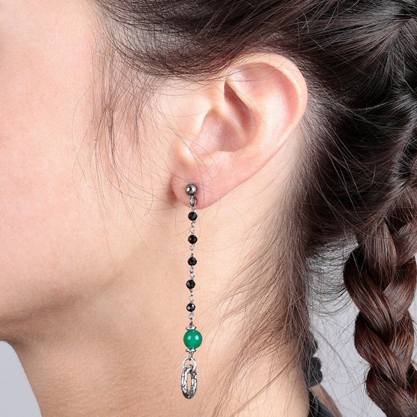 Boucles d'oreilles pendantes en fil de texture sirène avec spinelle noir et agate verte