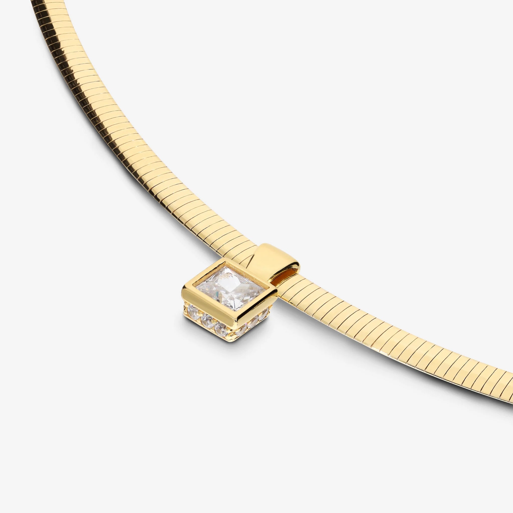 Collier à maillons oméga en argent 925 plaqué or jaune 18Kt avec zircon cubique Dot Light
