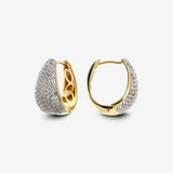 Orecchini 'Huggies' con Pavé di Topazi Bianchi in Argento 925 placcato Oro Giallo 18Kt