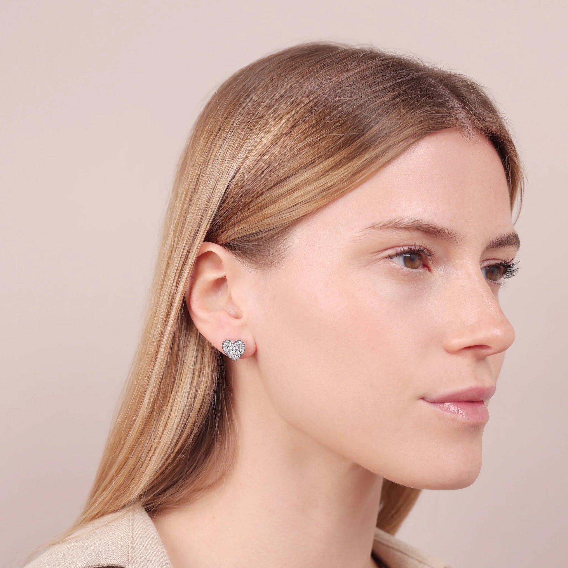 Heart Stud Earrings in 925 Silver plated with Platinum with Cubic Zirconia Pavé