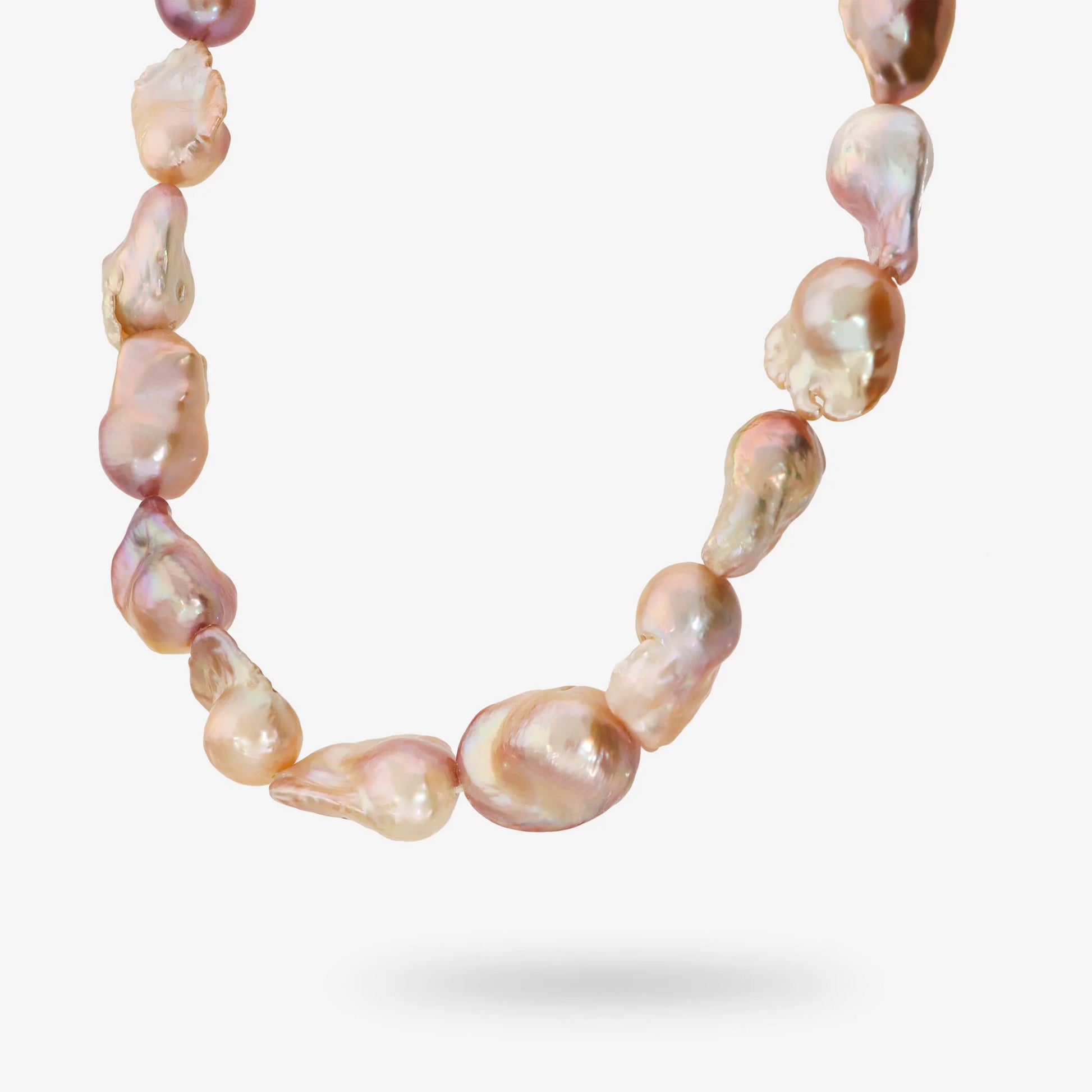 Orelia - Collana tonalità oro pallido placcata oro con conchiglia Orelia - Collana tonalità oro pallido placcata oro con conchiglia