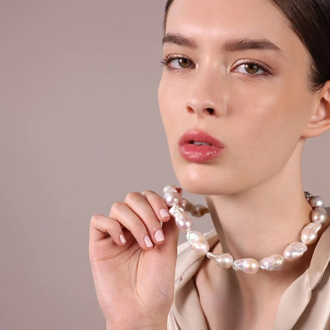 Collana Girocollo in Argento 925 placcato Oro Bianco 18Kt con Perle Scaramazze Bianche d'Acqua Dolce Ø 13/14 mm