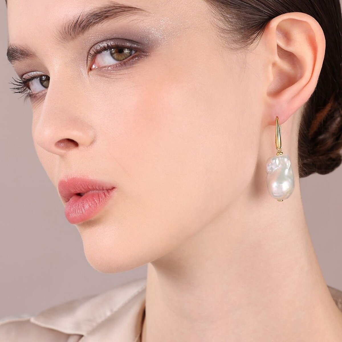 Orecchini Pendenti in Argento 925 placcato Oro Giallo 18Kt con Perle Scaramazze Bianche d'Acqua Dolce Ø 17/18 mm