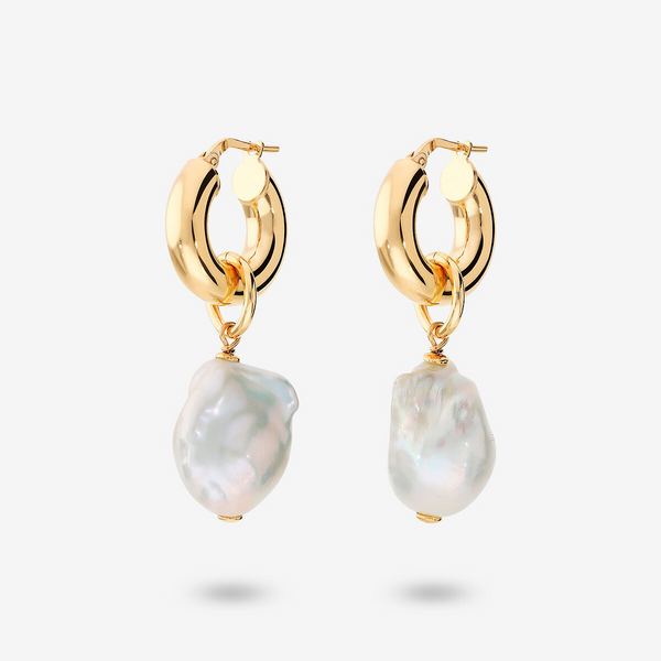 925 Silver Hoop Earrings plated with 18Kt Yellow Gold with White Freshwater Scaramazza Pearls 18x12 mm