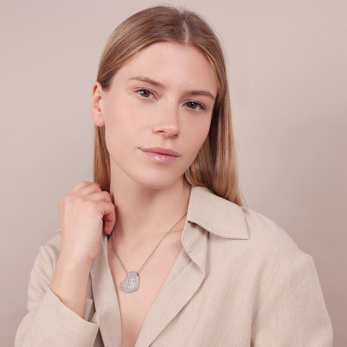 Rhodium plated 925 Silver Necklace and Heart Pendant with Cubic Zirconia Pavé