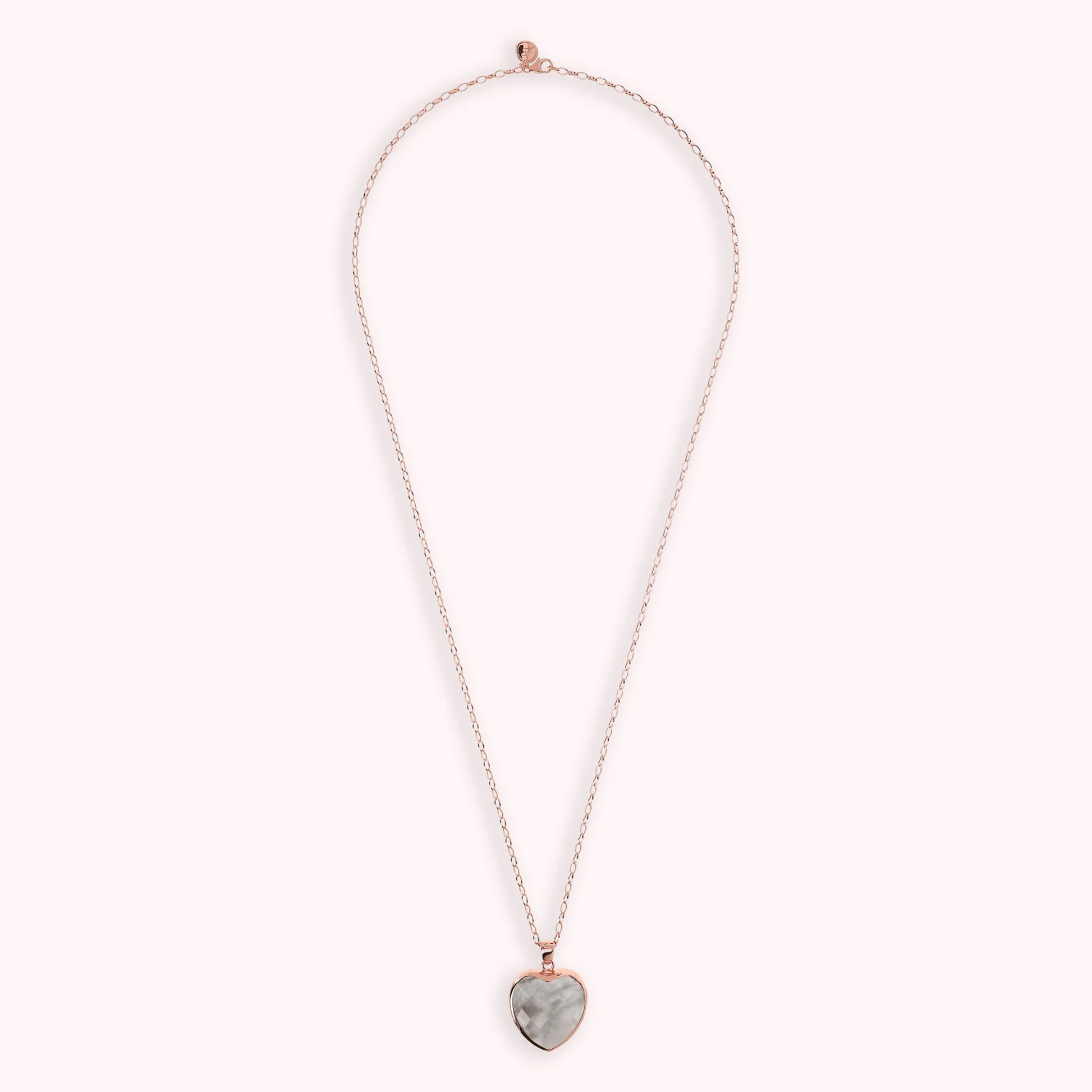 Collana Lunga con Pendente Cuore in Pietra Naturale