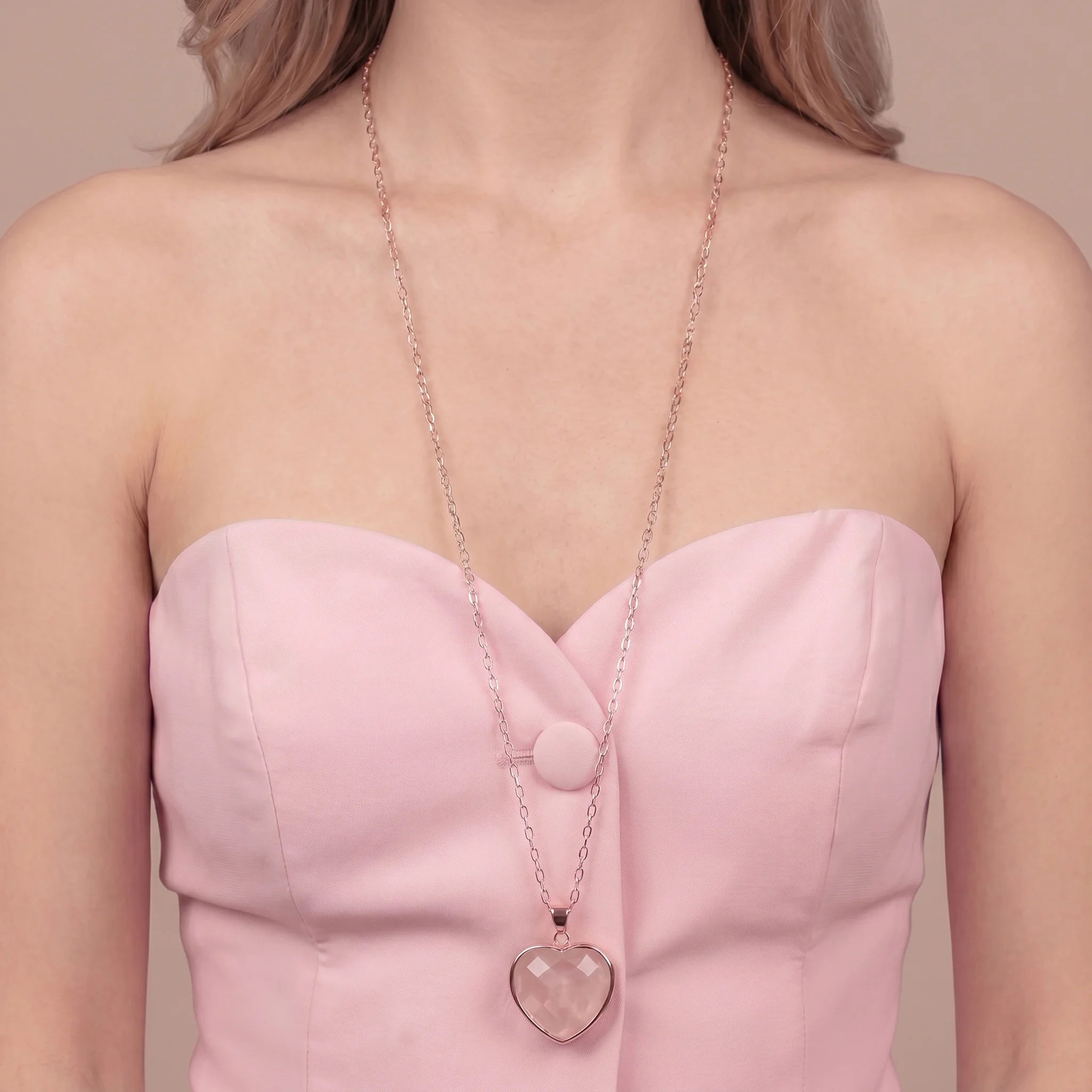 Collana Lunga con Pendente Cuore in Pietra Naturale