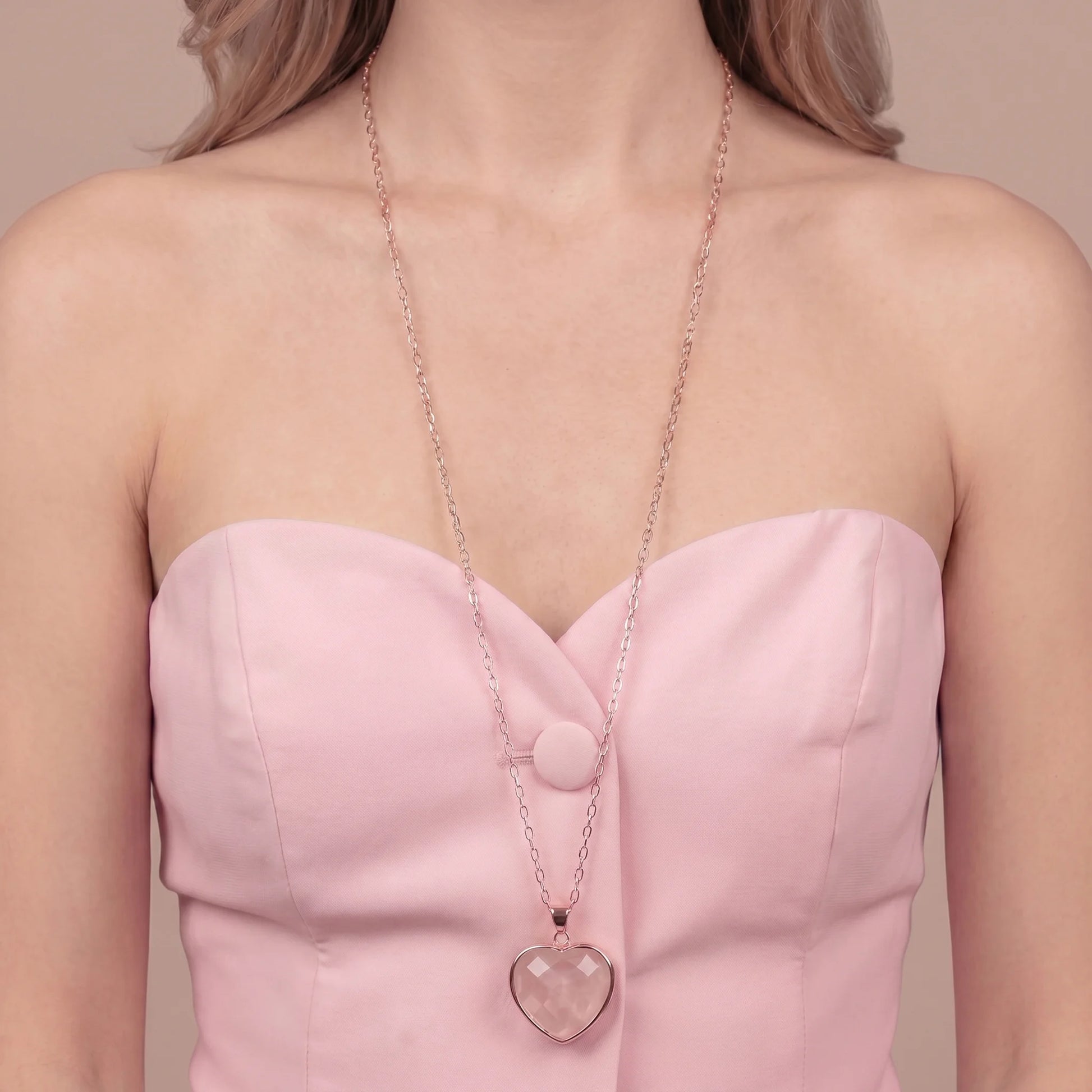 Collana Lunga con Pendente Cuore in Pietra Naturale