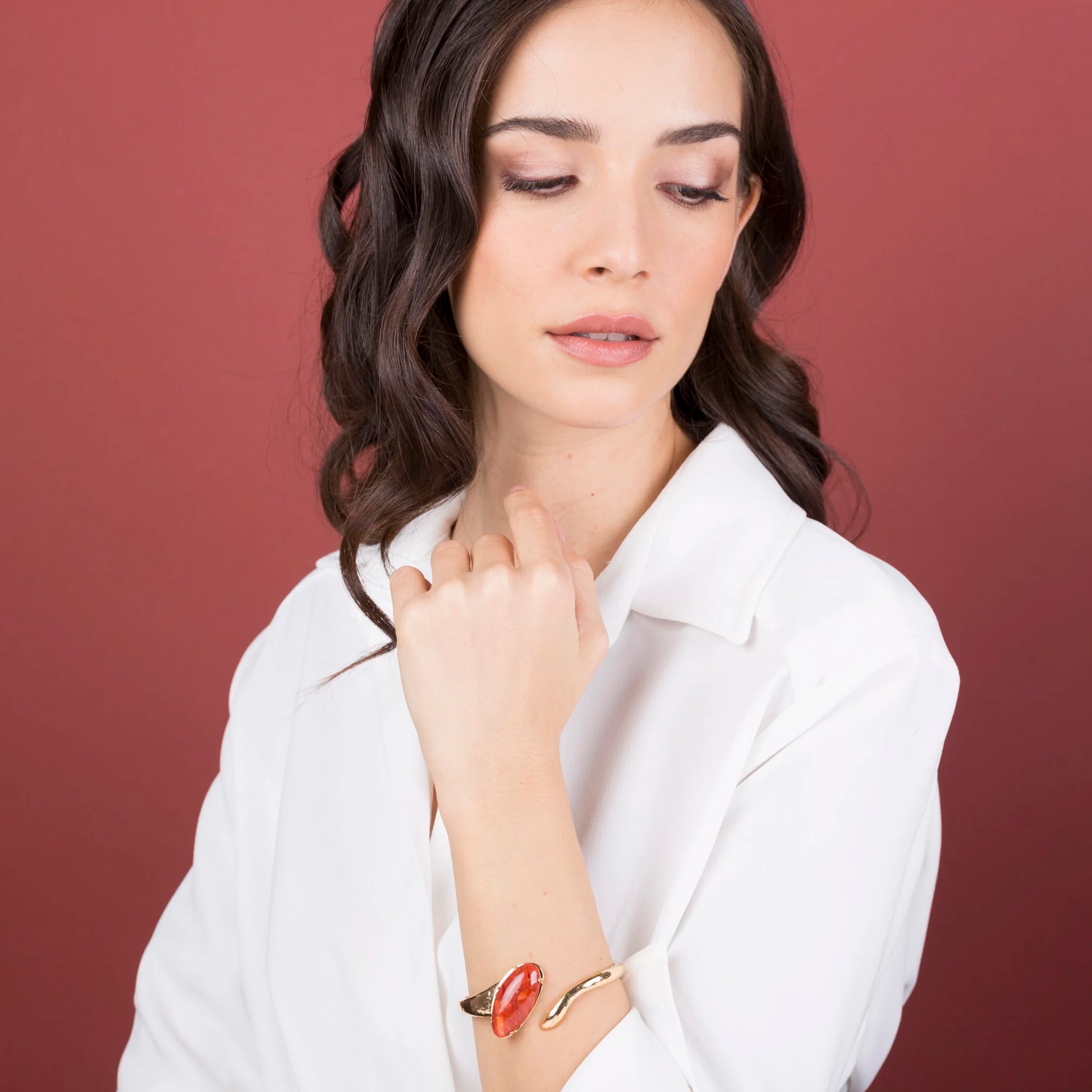 Bracciale Rigido Design Asimmetrico con Pietra Naturale Ovale