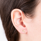 Boucles d'oreilles clous avec dauphin en or 9 carats