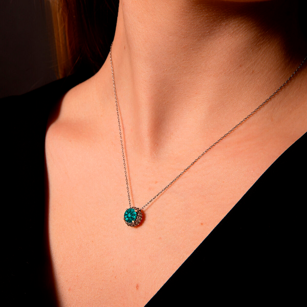 Collana in Argento 925 placcato Rutenio con Pendente Texture Riccio di Mare e Punto Luce in Pietra